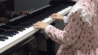 演奏の他、ソルフェージュも指導します。